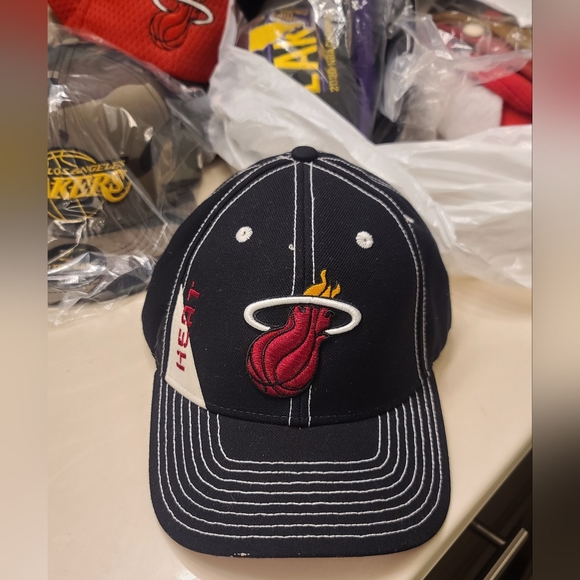 Black Miami Heat velcro strapback - Picture 2 of 7